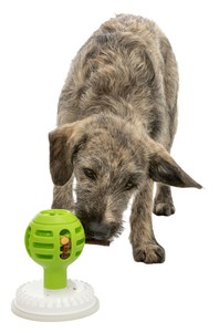 Игрушка-кормушка для собак Trixie Lick'n'Snack "Мяч" развивающая термопластичная резина, d=8/12 см