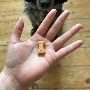 Beco Pets Печиво для собак (кеш'ю з гарбузовим насінням і морквою)